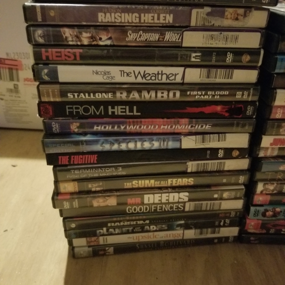 DVD LOT - Picture 8 of 11